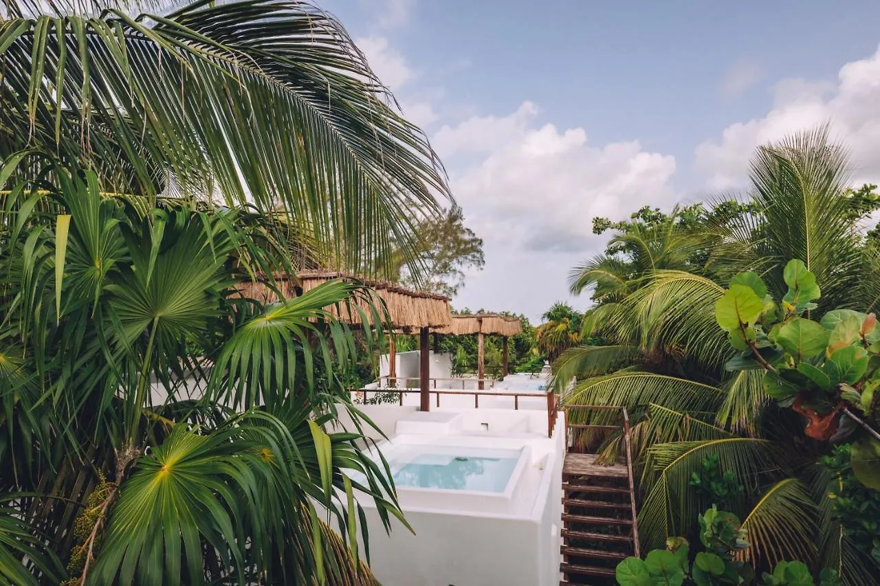 Chiringuito Tulum Hotel 4*,